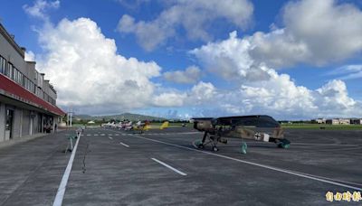 10架超輕航機為屏東3D旅遊嘉年華打頭陣 滑行入屏東恆春機場