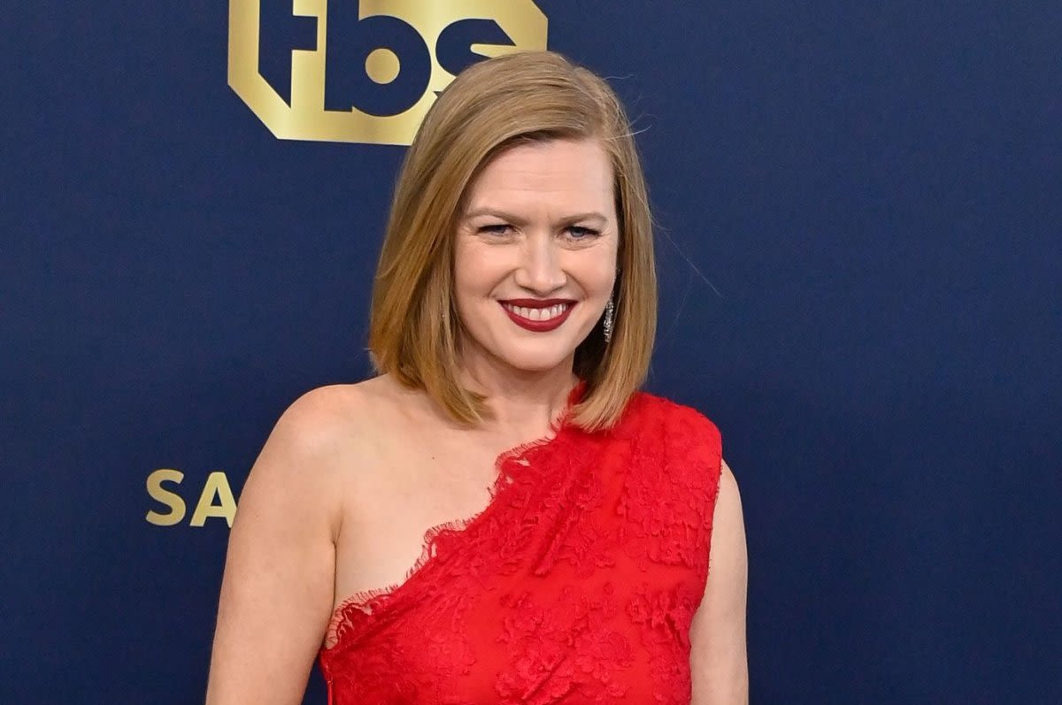 Mireille Enos to reunite with 'Killing' co-star Joel Kinnaman on 'For All Mankind'