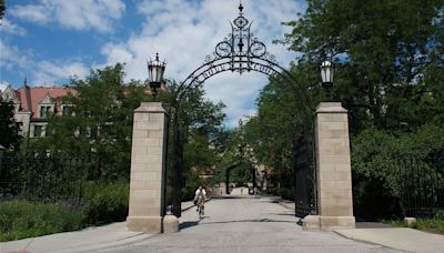 University of Chicago students set up campus encampment