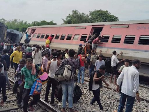 1 dead, several injured as coaches of Dibrugarh Express train derail near UP's Gonda | Lucknow News - Times of India