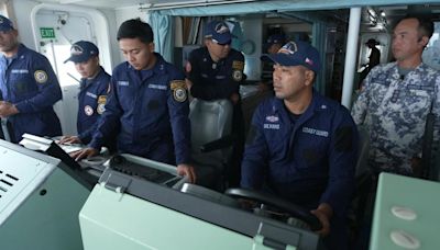 China rams Philippine ship while 60 Minutes on board; South China Sea tensions could draw U.S. in