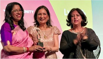 Kavita Krishnamurthy receives Lifetime Achievement Award at UK Asian Film Festival