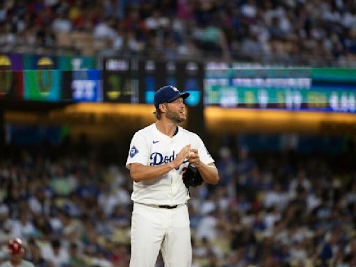 Hernández: The Dodgers are asking a lot of Clayton Kershaw, because they have no choice