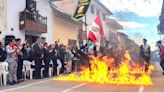 Controversia por desfile escolar en Cajamarca: estudiantes marcharon sobre hileras de fuego