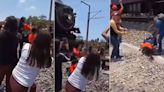 IMÁGENES SENSIBLES: Joven muere trágicamente al intentar tomarse una ‘selfie’ con la locomotora ‘La Emperatriz’