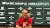 Mano Menezes confirma volta de André contra o Internacional e diz que Fluminense vai jogar de forma 'mais direta'