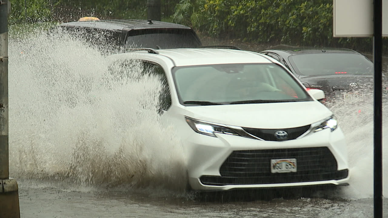 Waikiki visitors enjoy sunnier weather after stormy week