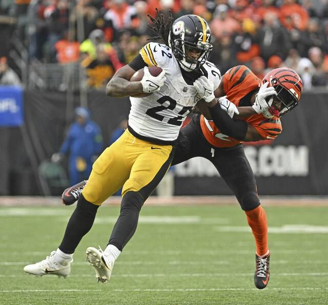 Steelers decline 5th-year options for RB Najee Harris, QB Justin Fields