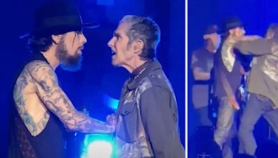 Escándalo en un recital de Jane’s Addiction: el cantante Perry Farrell agredió en pleno show al guitarrista Dave Navarro