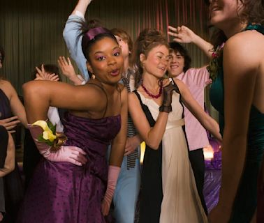 Fairfax County School Makes Prom Dreams Affordable | 97.1 WASH-FM