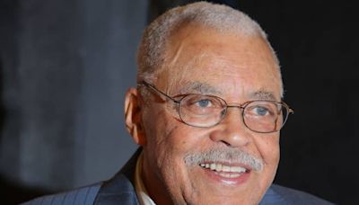 Falleció el actor James Earl Jones, la voz de Darth Vader de “Star Wars”