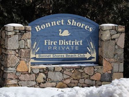 In this lovely Rhode Island fire district, an ugly dispute over cabanas and voting rights won’t end - The Boston Globe