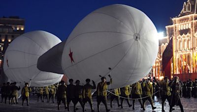 Putin to send up barrage balloons to fend off drone attacks