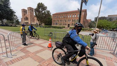Manifestantes son detenidos en estacionamiento de UCLA; universidad regresa a clases remotas - La Opinión