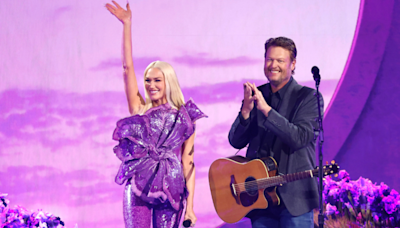 Blake Shelton and Gwen Stefani Show Off Their Chemistry in Captivating Duet