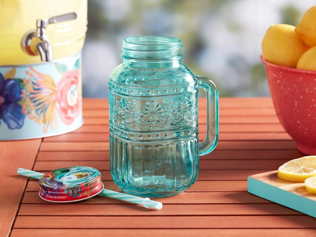 Reviewers Can’t Stop Raving About the Pioneer Woman’s $4 Mason Jar Tumbler in Her Walmart Collection...