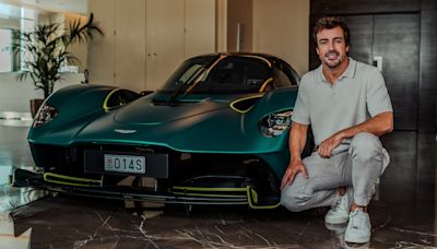 Fernando Alonso's New Aston Martin Valkyrie Mimics His F1 Car | Carscoops