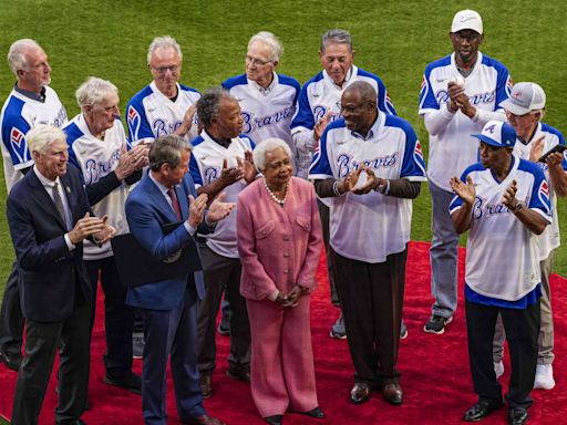 Here’s Why Hank Aaron’s Stats Won’t Change with MLB’s Addition of the Negro Leagues To The Record Books