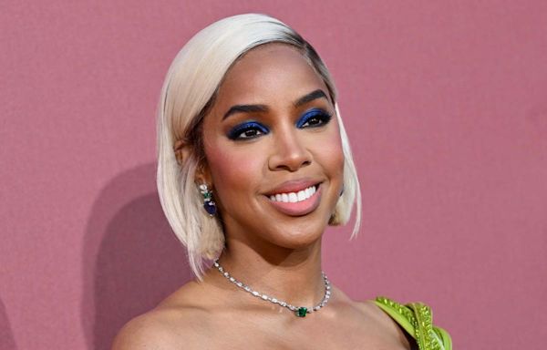 Kelly Rowland claims she was "pushed" and "told to get off" the Cannes red carpet by ushers: "I stood my ground"