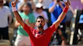 JO 2024-Tennis: Novak Djokovic, trop fort pour Rafael Nadal, sera au 3e tour