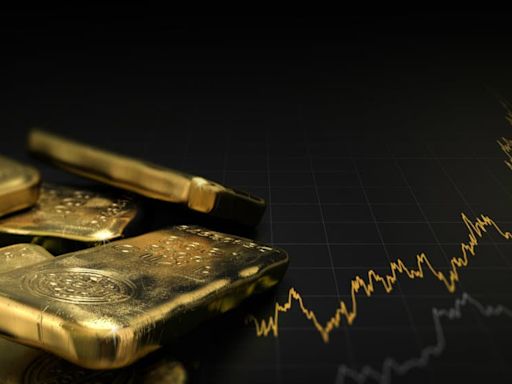 Gold Stocks vs Oil Stocks: Where to Invest for the Remainder of 2024