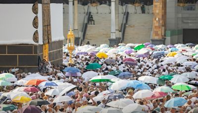 Por lo menos 550 personas mueren por el calor extremo en la peregrinación a La Meca