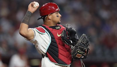 Bell providing significant offense for D-backs in Walker's place