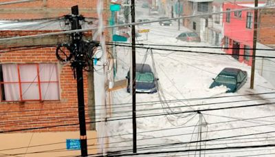 Granizo y calles inundadas: las impresionantes imágenes que dejó la lluvia en Puebla