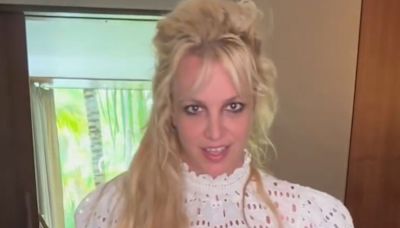 Britney Spears shares very rare pic with her sons as she tries to mend bond