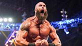 Braun Strowman revela estar sufriendo problemas en sus rodillas