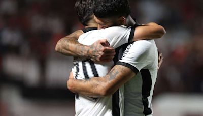 Botafogo volta a vencer e reassume a liderança do Campeonato Brasileiro