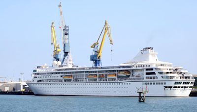 Why was a round-the-world cruise ship stuck in Belfast for three months? | ITV News