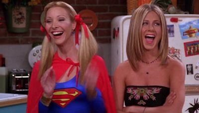 Friends Star Lisa Kudrow Responds To Jennifer Aniston Claiming She 'Hated' Live Audience: It's Not That Funny...