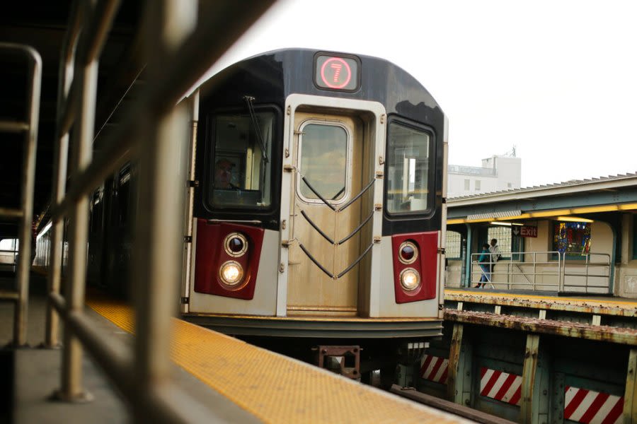 Person struck by subway in Queens; No. 7 trains delayed: MTA