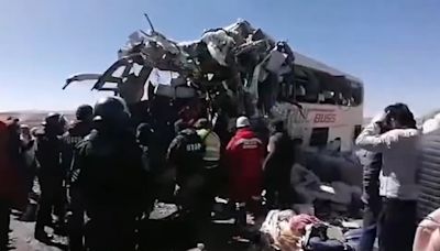 玻利維亞貨車與巴士迎頭相撞 至少22死16傷