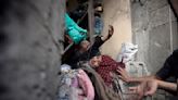 Hambre, miedo, desesperación: palestinos intentan sobrevivir a la nueva fase de la guerra en Gaza