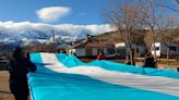 La bandera más larga de Argentina está en Neuquén: mirá las fotos - Diario Río Negro