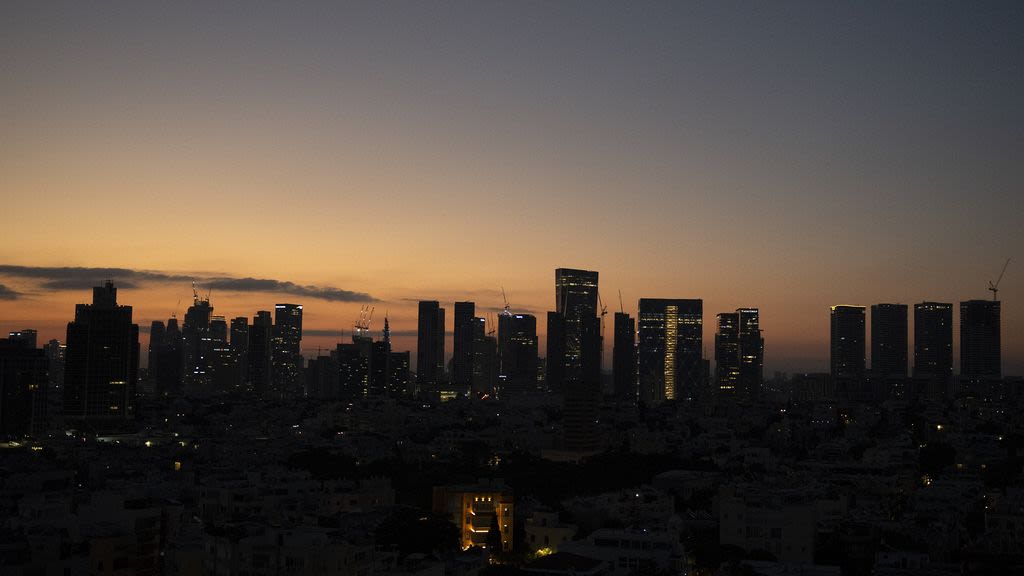 Explosions heard in Tel Aviv as Hamas targets the city with two rockets