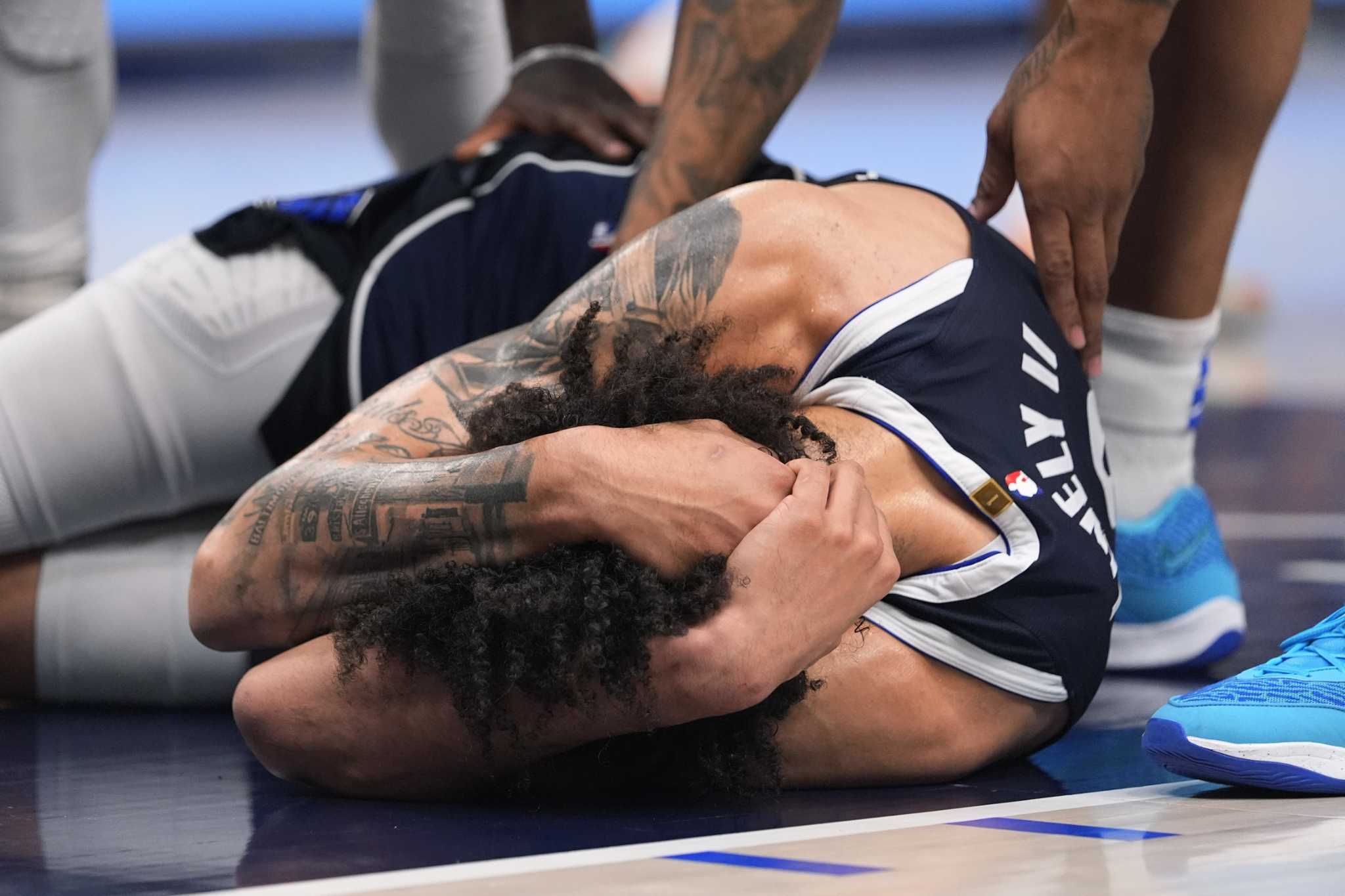 Mavs rookie Dereck Lively II leaves Game 3 of West finals after taking knee to head