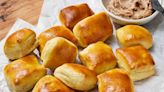 These Copycat Texas Roadhouse Rolls Taste Just Like the Real Thing