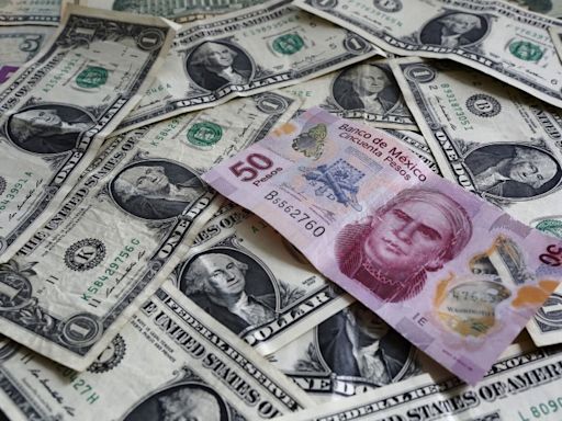 ¡REBOTE! Peso mexicano vuelve a caer, precio del dólar hoy sobre 17.00, ¿por qué? Por Investing.com