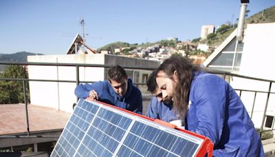 Empieza la formación de los paraos de les zones del carbón por qu'instalen anovables