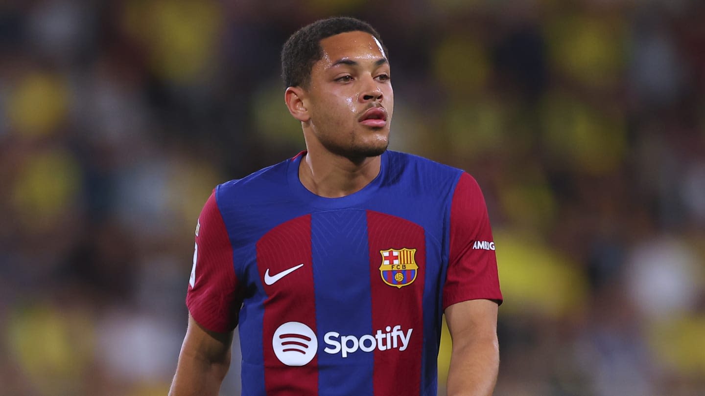 Man Utd contact Barcelona over shock striker loan deal - report