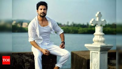 Rajeev Khandelwal recounts a popular film producer’s casting couch advances: 'I gave him a middle finger and left' | - Times of India