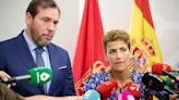 Reunión del ministro de Transportes Óscar Puente con la presidenta de Navarra María Chivite