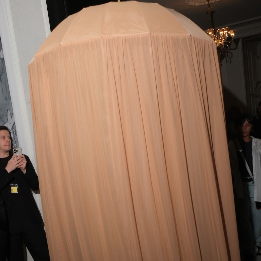 Find Out Who Was Hiding Under An Umbrella at the 2024 Met Gala - E! Online