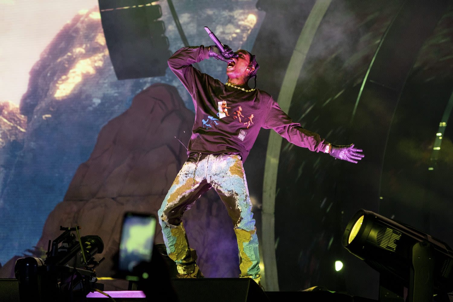 Houston judge denies Travis Scott’s request to be dismissed from Astroworld Festival lawsuits | Houston Public Media