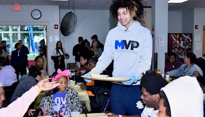 Orlando Magic players, staff celebrate contribution of 100K community service hours in Central Florida