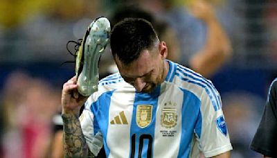 Copa America: touché à la cheville droite, Messi sort en pleurs durant la finale