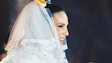 Ivete Sangalo faz show vestida de noiva em clima junino; vídeos